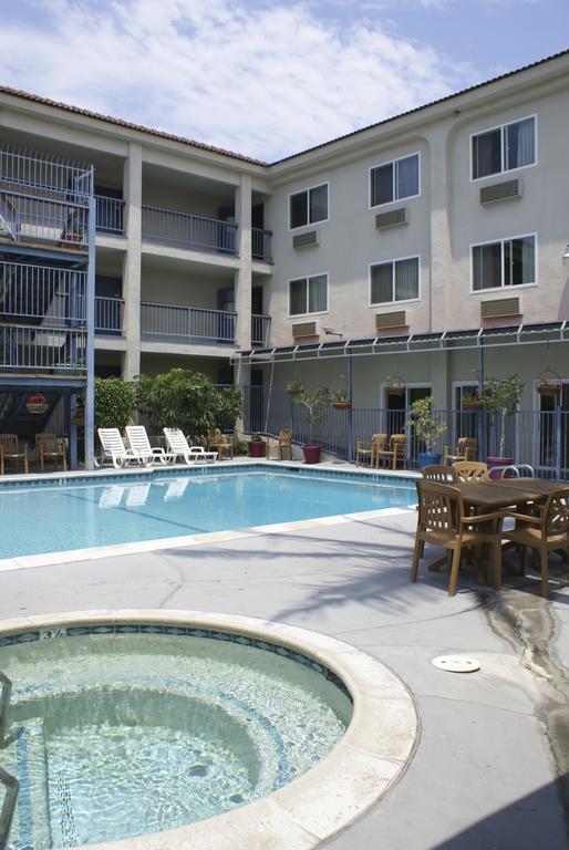 Brookhurst Plaza 3*