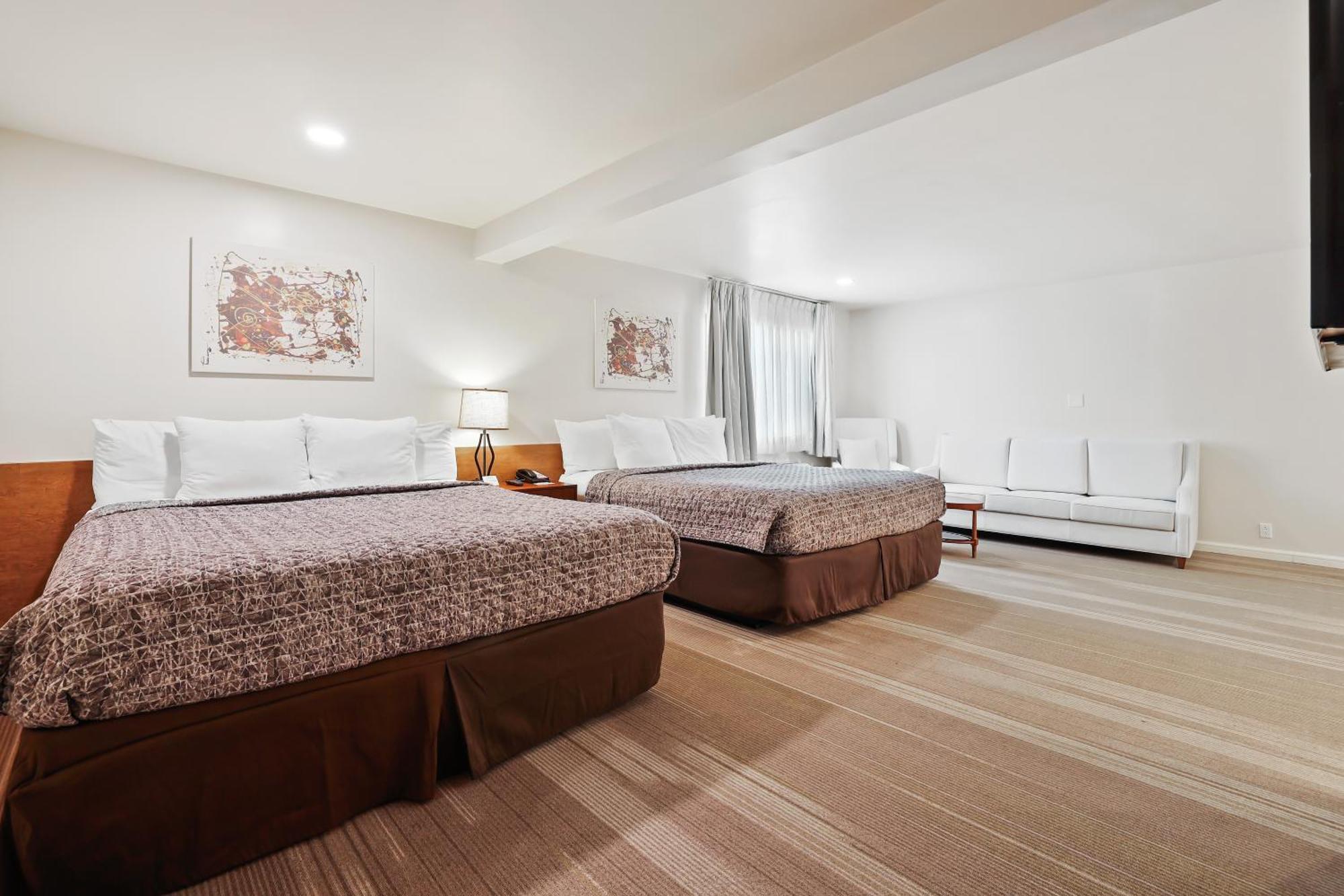 Hotel Brookhurst Plaza