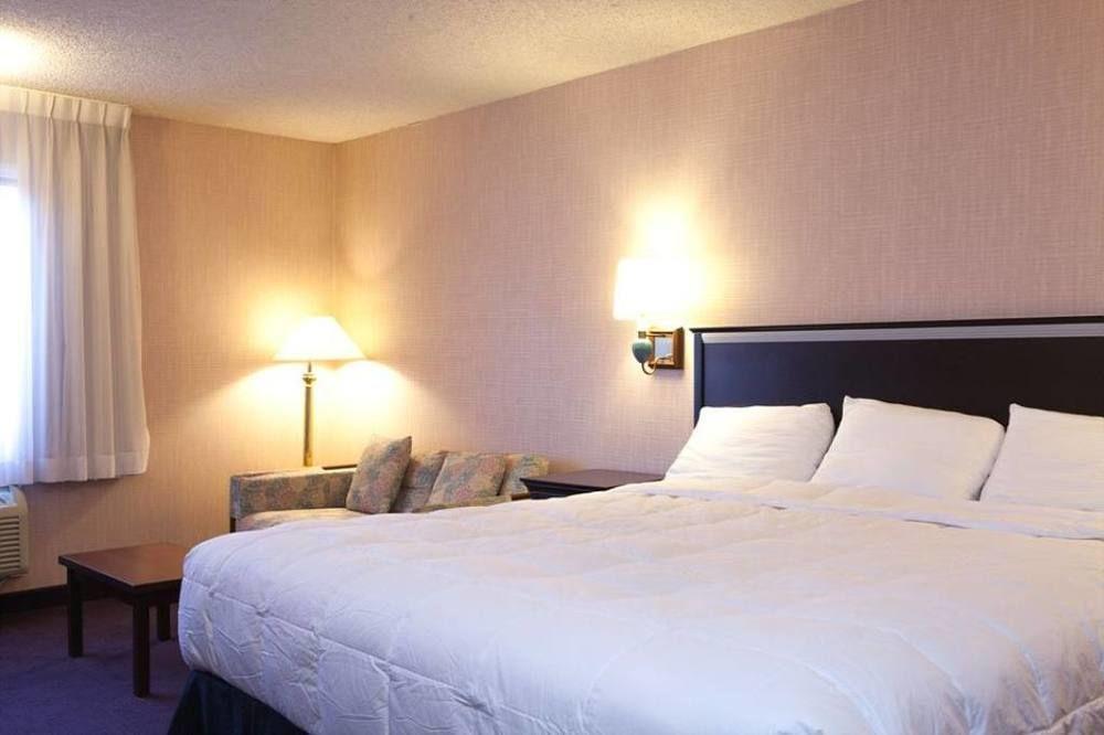 Hotel Brookhurst Plaza 3*
